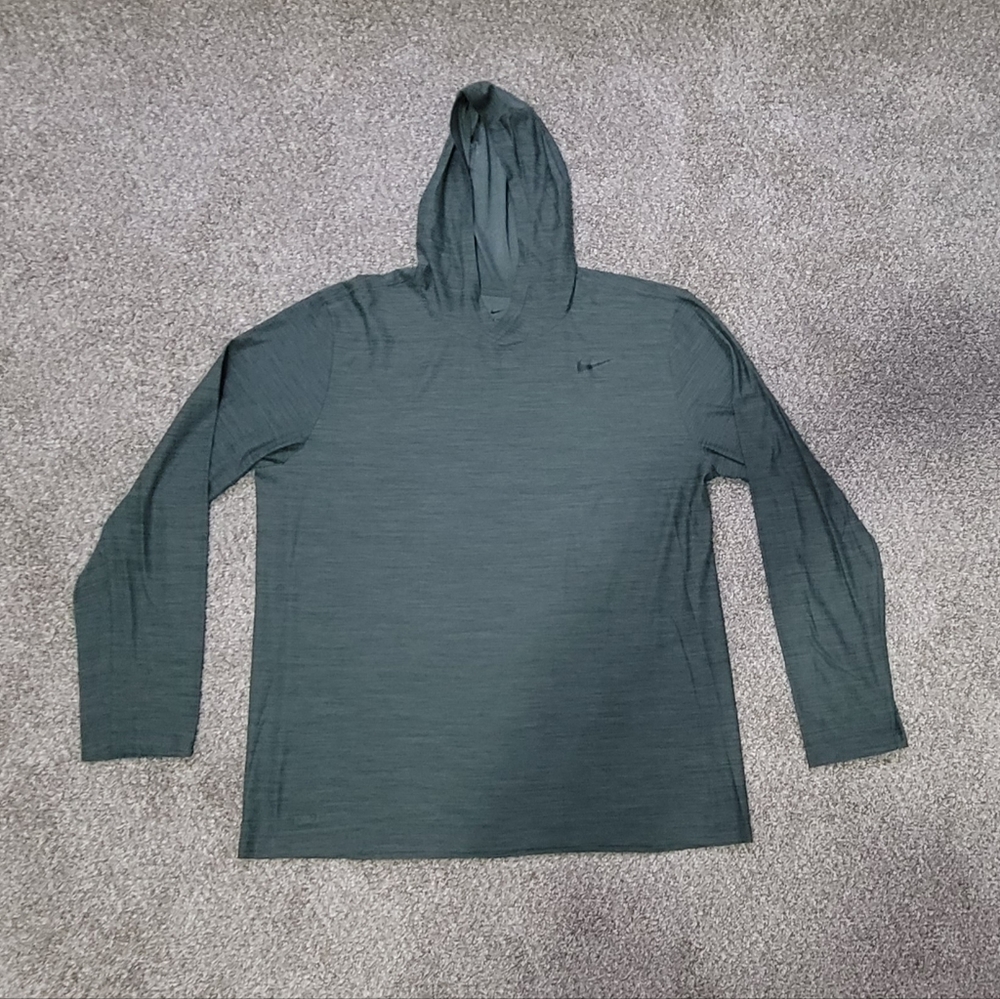 Mens Nike DriFit Green Long Sleeve Hooded Shirt Size XLarge